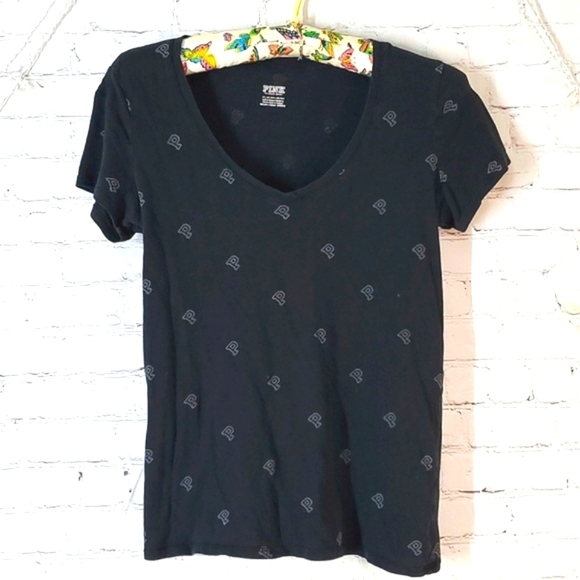 2019 Victoria's Secret PINK Plunge Neck Black P Logo All Over Print Tee Top XS - Picture 1 of 16